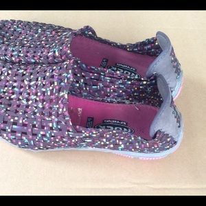 Rock spring size 38 woven flexible comfort flats